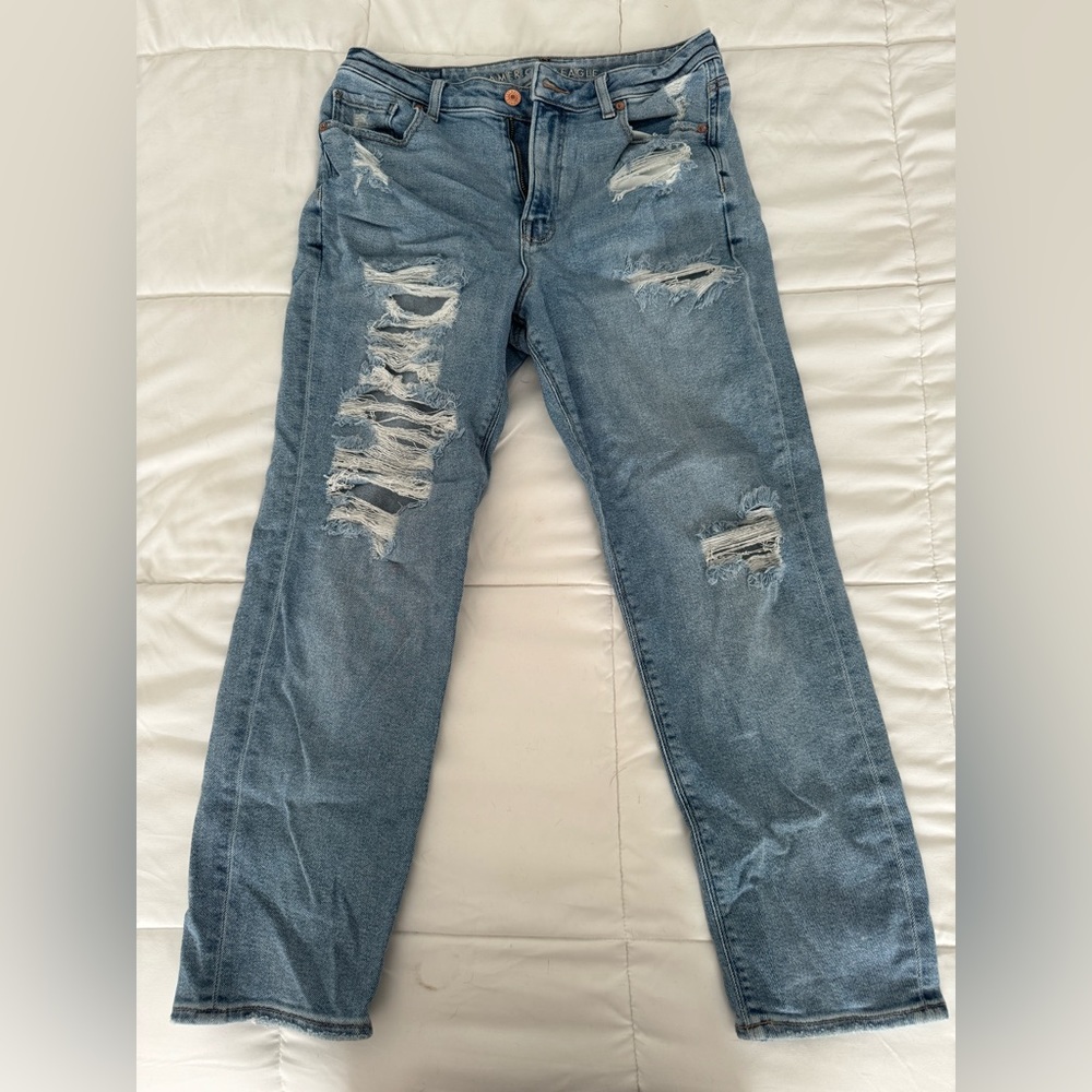 American Eagle Mom Jeans size 8 short